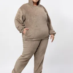 klotthe Women Night Suit Set Beige Solid image 4