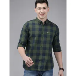 the bear house Men Slim Fit Checkered Button Down Collar Casual Shirt image 4