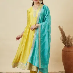 mokosh Women Silk Blend Kurta Pant Dupatta Set-picture-10