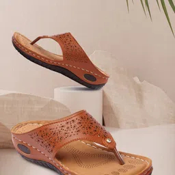 faolin Women Wedges Sandal-picture-14