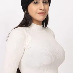 amoldo Solid Beanie image 2