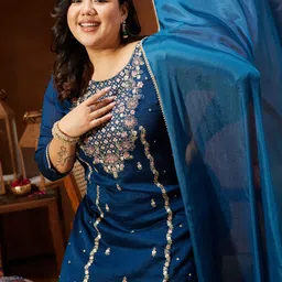 janasya Women Silk Blend Kurti Pant Dupatta Set-picture-13