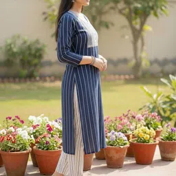 zargnut attire Women Cotton Blend Kurti Pant Set image 3