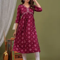 vinod print Women Printed Cotton Rayon Flared Kurta image 3