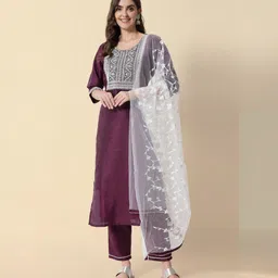 vredevogel Women Pure Silk Kurta Pant Dupatta Set-picture-12