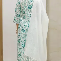 subhan hub Floral Print Kurta, Trouser/Pant & Dupatta Set image 2