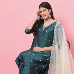 vredevogel Women Silk Blend Kurta Pant Dupatta Set-picture-49