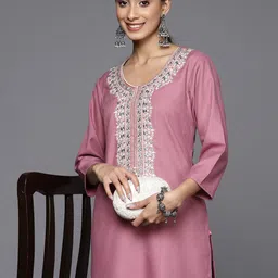Varanga Floral Embroidered Thread Work Kurta-image-17