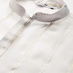 See Designs Men Embroidered Sequinned Chanderi Silk Kurta with Pyjamas image 5