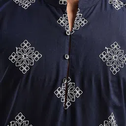 here&now HERE&NOWFloral Embroidered Mandarin Collar Cotton Short Kurta image 2