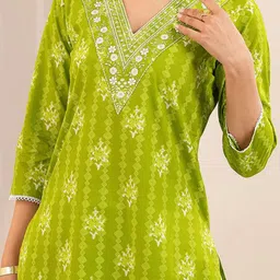 Libas Floral Printed Thread Work Straight Kurta With Trousers & Dupatta image 2