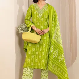 Libas Floral Printed Thread Work Straight Kurta With Trousers & Dupatta image 5