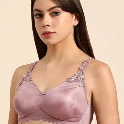 Triumph Pink Wireless Big-Cup High Support Minimizer Bra image 2