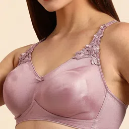 Triumph Pink Wireless Big-Cup High Support Minimizer Bra image 4