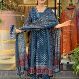 divastri Women Viscose Rayon Kurta Palazzo Dupatta Set-picture-25