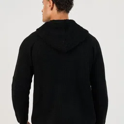 Styli Men Waffle Textured Zipper Hooded Sweater image 4