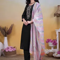 Anouk Black Floral Embroidered Round Neck Straight Kurta With Trousers & Dupatta image 5