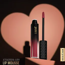 Lakme Xtraordin-airy Velvet Matte Lip Mousse with Cocoa Butter 4.6 g - Love Me Red 106 image 2