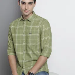 the indian garage co. Men Slim Fit Checkered Spread Collar Casual Shirt-picture-10