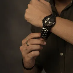 husky Analog Watch - For Men SAS-2124SpinWhite image 3