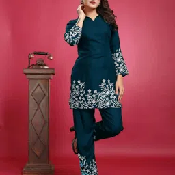 ai para couture Women Cotton Blend Kurti Pant Set image 2