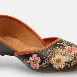 rfc Casuals For Women image 3