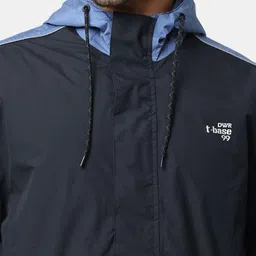 t-base Men Blue Solid Rainwear Jacket image 2