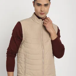 HOUSE OF VEDAS Mock Collar Sleeveless Lightweight Quilted Jacket image 5