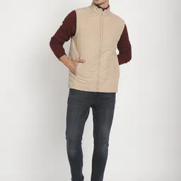 HOUSE OF VEDAS Mock Collar Sleeveless Lightweight Quilted Jacket image 3