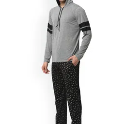 mack jonney VIMAL JONNEY Men Hooded T-shirt With Pyjamas Night Suit image 2