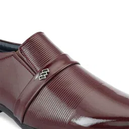 INVICTUS Men Textured Square Toe Formal Slip-On Shoes image 2