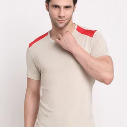 Invincible Men Shoulder Panelled Tee-picture-28