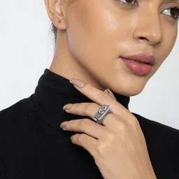 Studio One Love Set of 2 Brass-Plated Textured Finger Rings image 3