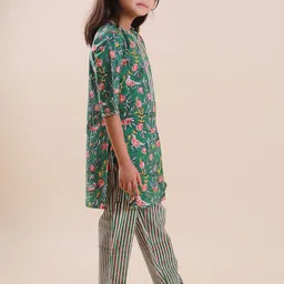 Sangria Girls Green Floral Printed Pure Cotton Straight Kurta With Trouser image 4