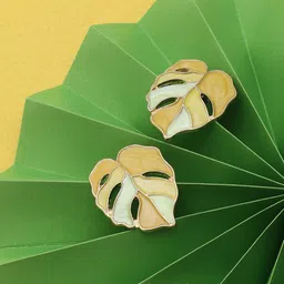 SOHI Gold-Plated Leaf Shaped Studs Earrings image 2