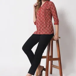 Mishpra Pure Cotton Floral Printed V-Neck Top image 2