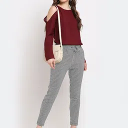 La Zoire Maroon Georgette Regular Top image 2