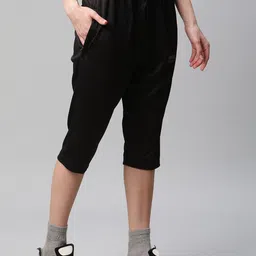 mack jonney Women Black Capri image 4