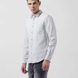 the indian garage co. Men Slim Fit Striped Casual Shirt image 3