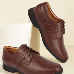 FAUSTO Men Textured Formal Derbys image 1