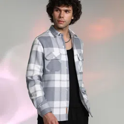 campus sutra Men Regular Fit Checkered Spread Collar Casual Shirt image 2