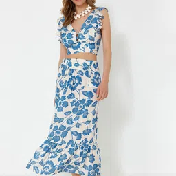 Trendyol Printed V-Neck Crop Top With Skirts Co-Ords image 1