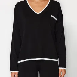 Trendyol V-Neck Acrylic Sweater With Trouser image 5