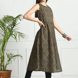 FERANOID Ethnic Motifs Printed Round Neck Cotton A-Line Kurta image 3
