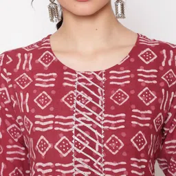 GLAM ROOTS Women Maroon Printed Gotta Patti Pure Cotton Kurta with Trousers & With Dupatta image 2
