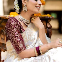 BerMondsey Woven Design Zari Silk Blend Banarasi Saree image 3