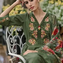 indo era Women Silk Blend Kurta Pant Dupatta Set image 2