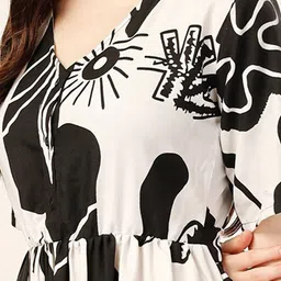 Fashfun V-neck Short Flared Sleeves Abstract Print Fit & Flare Maxi Dress image 2