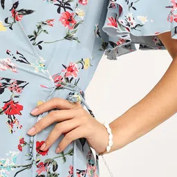 Styli Blue & Pink Flared Short Sleeves V Neck Floral Print Wrap Midi Dress image 4