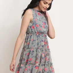 La Zoire Grey & Pink Floral Layered Georgette Dress image 3